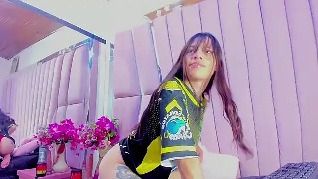 Sasha_Petitte's Live Chat Room