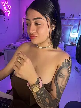 lucianaroy 即時 XXX 聊天