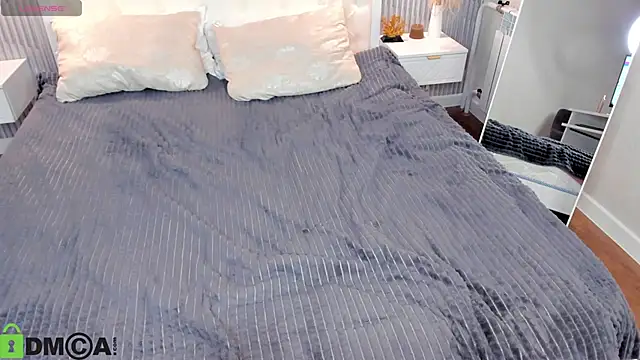 دردشة Crystal-Lace الجنسية المباشرة