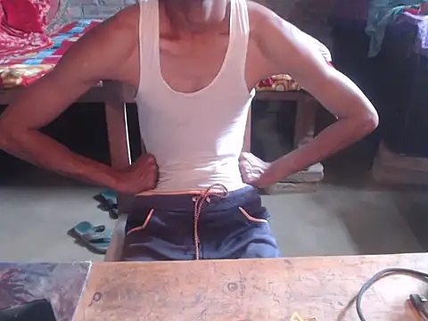 ThethunderPo: διαδικτυακό σόου στην κάμερα