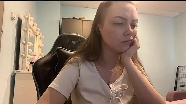 XXX chat uživo modela AndreeMerryman