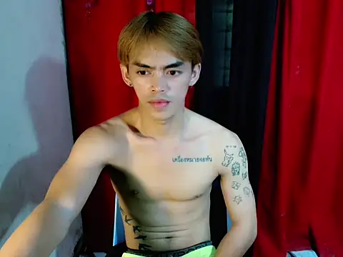 urhunky_boy Show Webcam