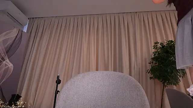 Amelyisthatyou: онлайн-секс-чат