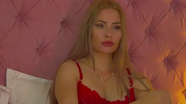 MisshaNight's Webcam Show