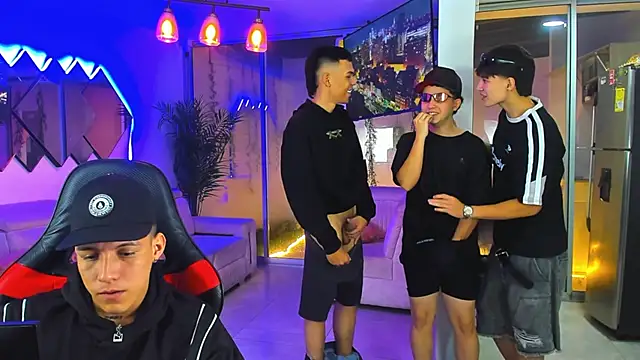 Houseofwarrios Show in webcam