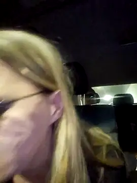 XXX chat uživo modela BLONDKICIA1