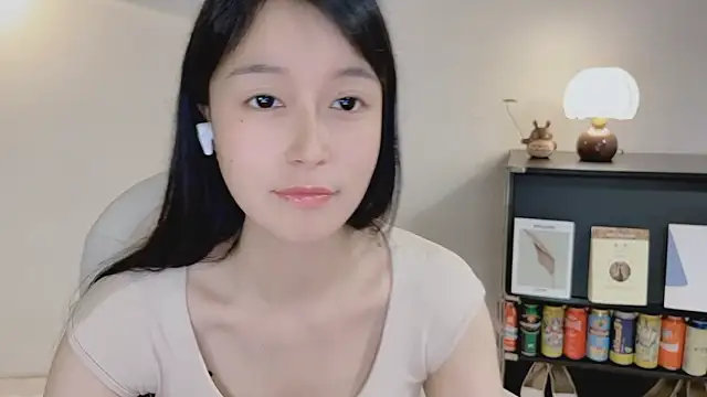 XXX chat uživo modela Onechestnut