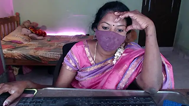 HotGulabi's Live XXX Chat