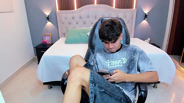 Tommy18__ 现场XXX聊天