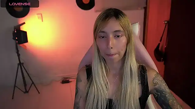 Saucy_Jenn Chat XXX live