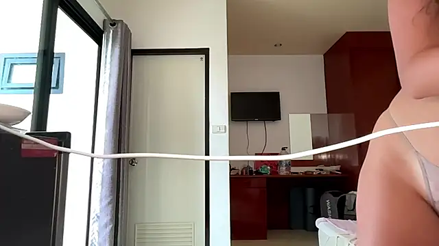 kamila_18_french 在線直播表演