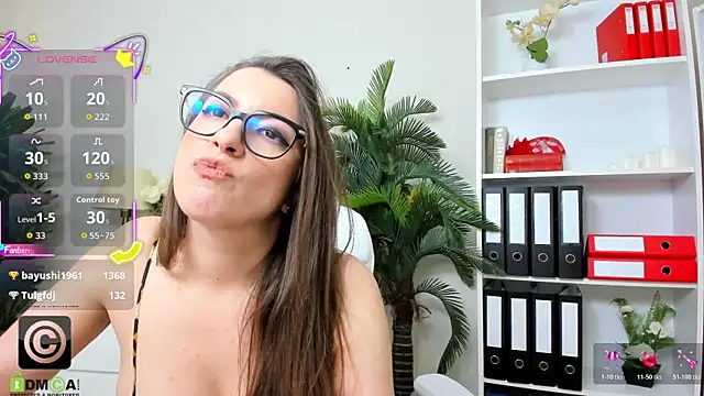 Chat +18 de amayawest ao vivo