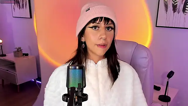 XXX chat uživo modela itsmroom_