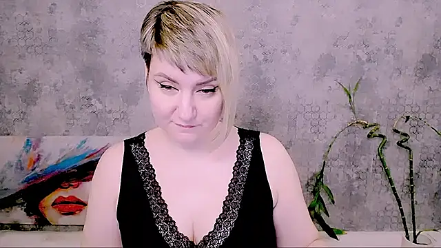 XXX chat uživo modela Djullia