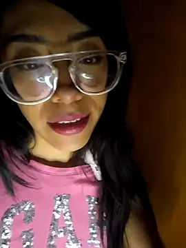 Tamy_Gi's Live Chat Room