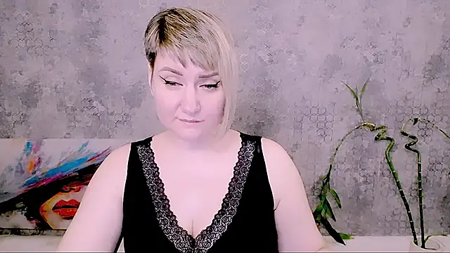 Djullia Adlı Modelin Canlı XXX Sohbeti