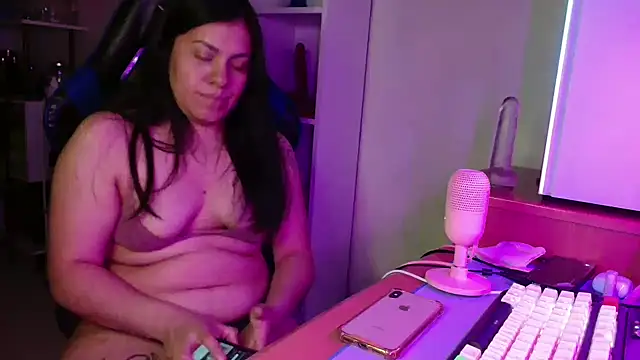 SmokyDee Adlı Modelin Canlı XXX Sohbeti