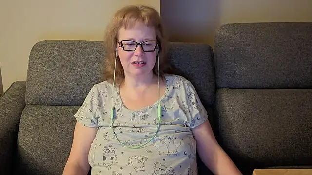 TittyLandQuebec's Live XXX Chat