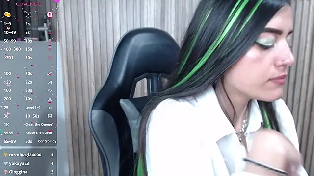 IsaDiiaz 现场XXX聊天