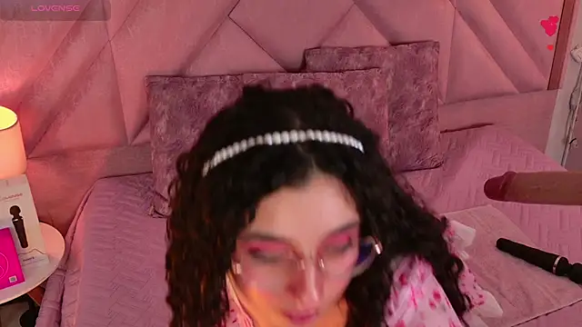 DemiJones_: онлайн-секс-чат