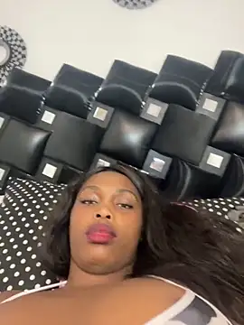 Zendaya_morrizon: онлайн-секс-чат