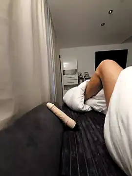 SexyJulia21のウェブカメラショー