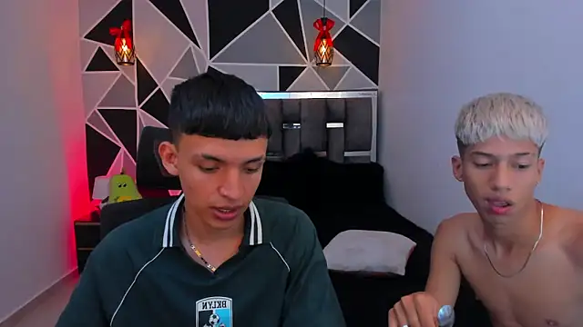 Juan_Nd_Steven's Webcam Show