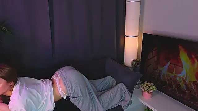 DelenaRinesのライブXXXチャット