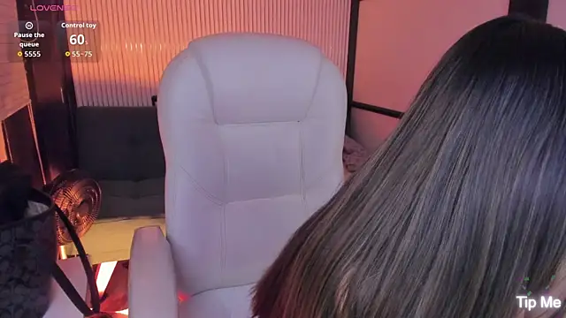 LunaBaker-1のライブXXXチャット