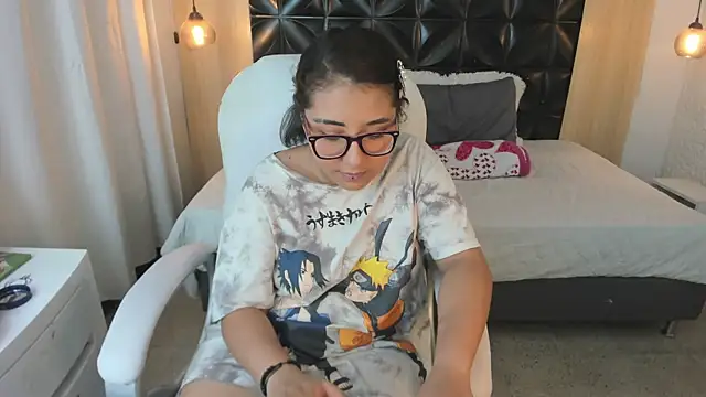 Rapthalia_ élő XXX-chatje