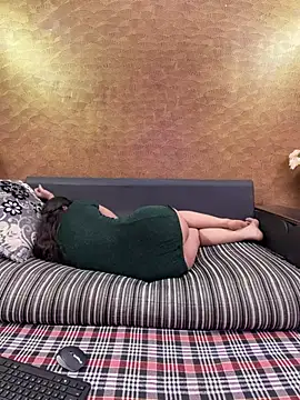 Iampriyaaa15のウェブカメラショー