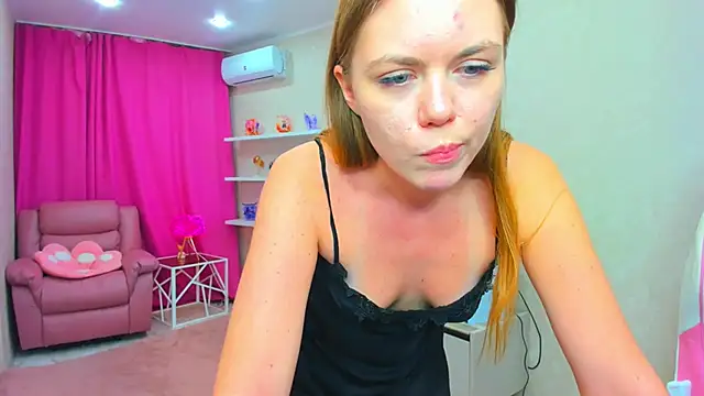 Strawberrye Chat XXX in diretta