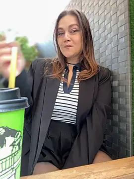 CrazyToriのライブXXXチャット