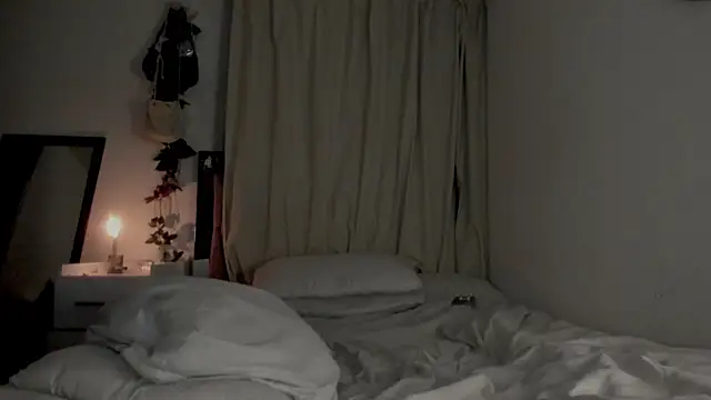 LucyerobbieのライブXXXチャット