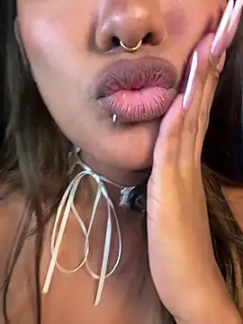 VictoriaFellerのライブXXXチャット