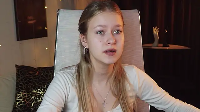 EveMundieのライブXXXチャット