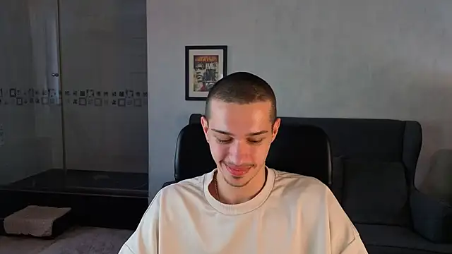 XXX chat uživo modela KaydenDrew