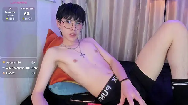 Demian_Hush's Live XXX Chat