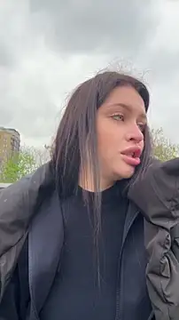 دردشة KikiWatson الجنسية المباشرة