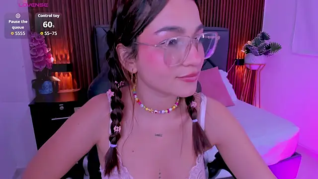 luma_sky_'s Live XXX Chat