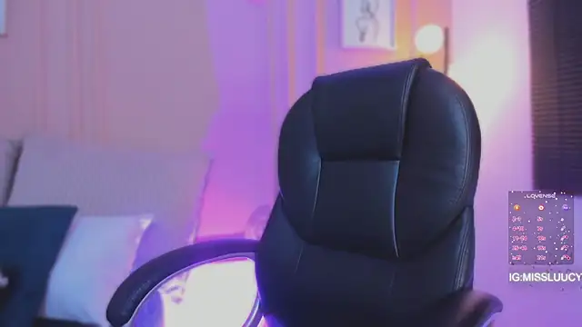 lucy_neil: онлайн-секс-чат