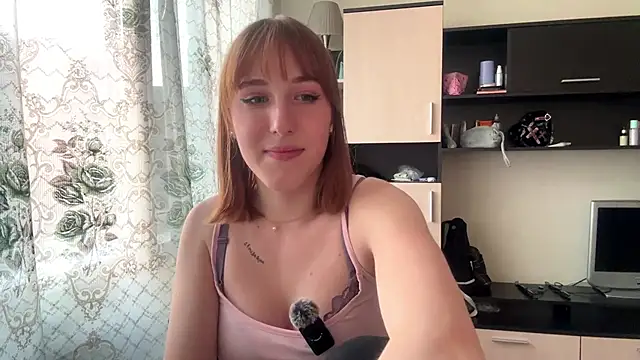 Chat +18 de AquilineOrites ao vivo