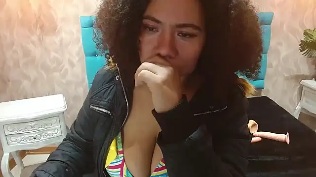 KeniaLovex's Live XXX Chat