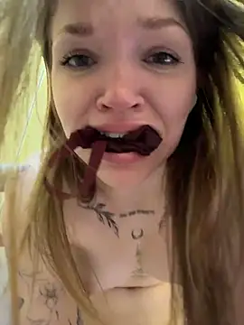 XXX chat uživo modela StreetSquirt