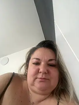 MikyVesela – Naživo XXX chat