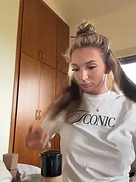 Bina-Temptation Pertunjukan Webcam