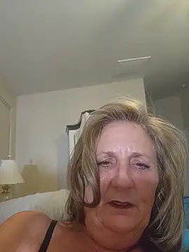 SultrySummer68n Webbikameraesitys