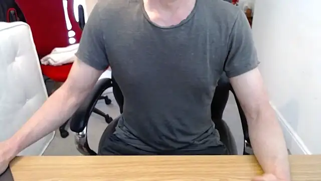 Hung2Mike élő XXX-chatje