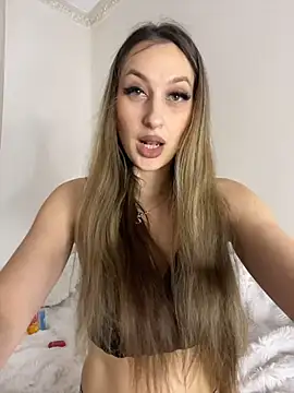 AlyxraのライブXXXチャット