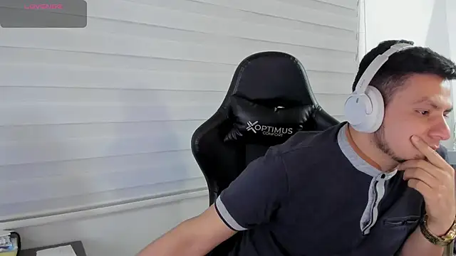 Chat +18 de Rick_Adams ao vivo